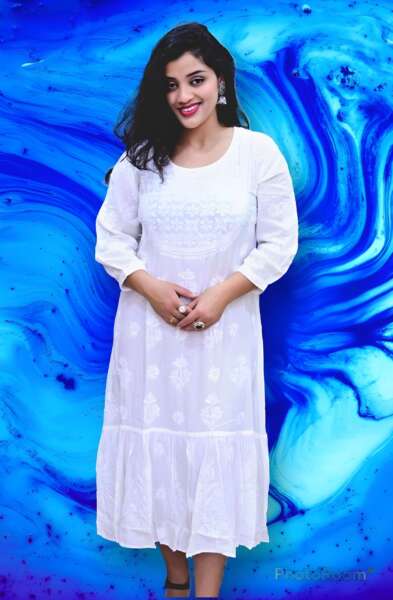 ZIKRA MODAL WHITE FLORAL CHIKANKARI KURTI